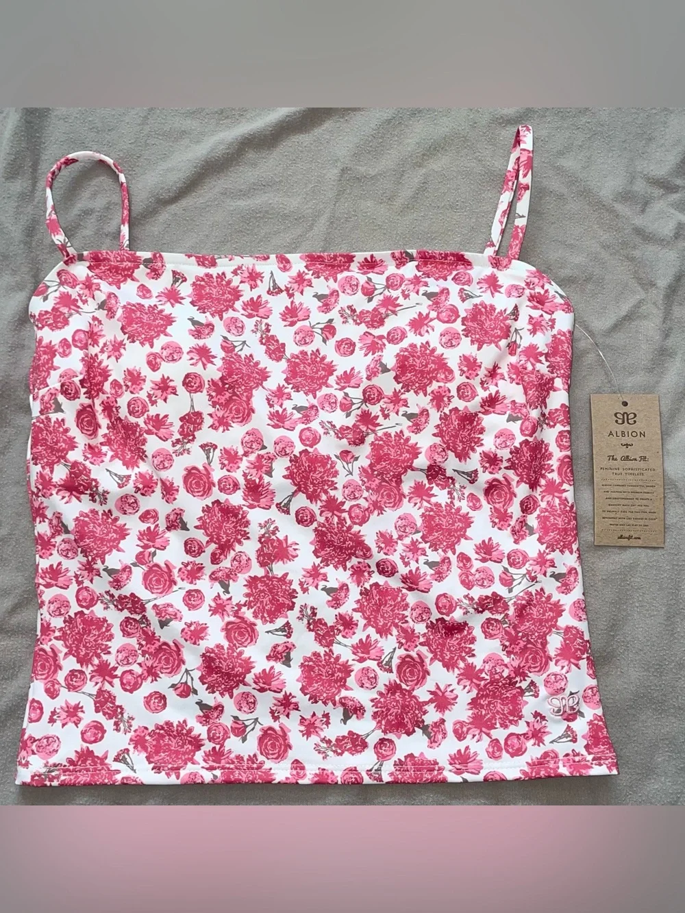 NEW NWT Albion Fit Women’s Athena Cabo Tankini Bikini Top Pink Floral Small